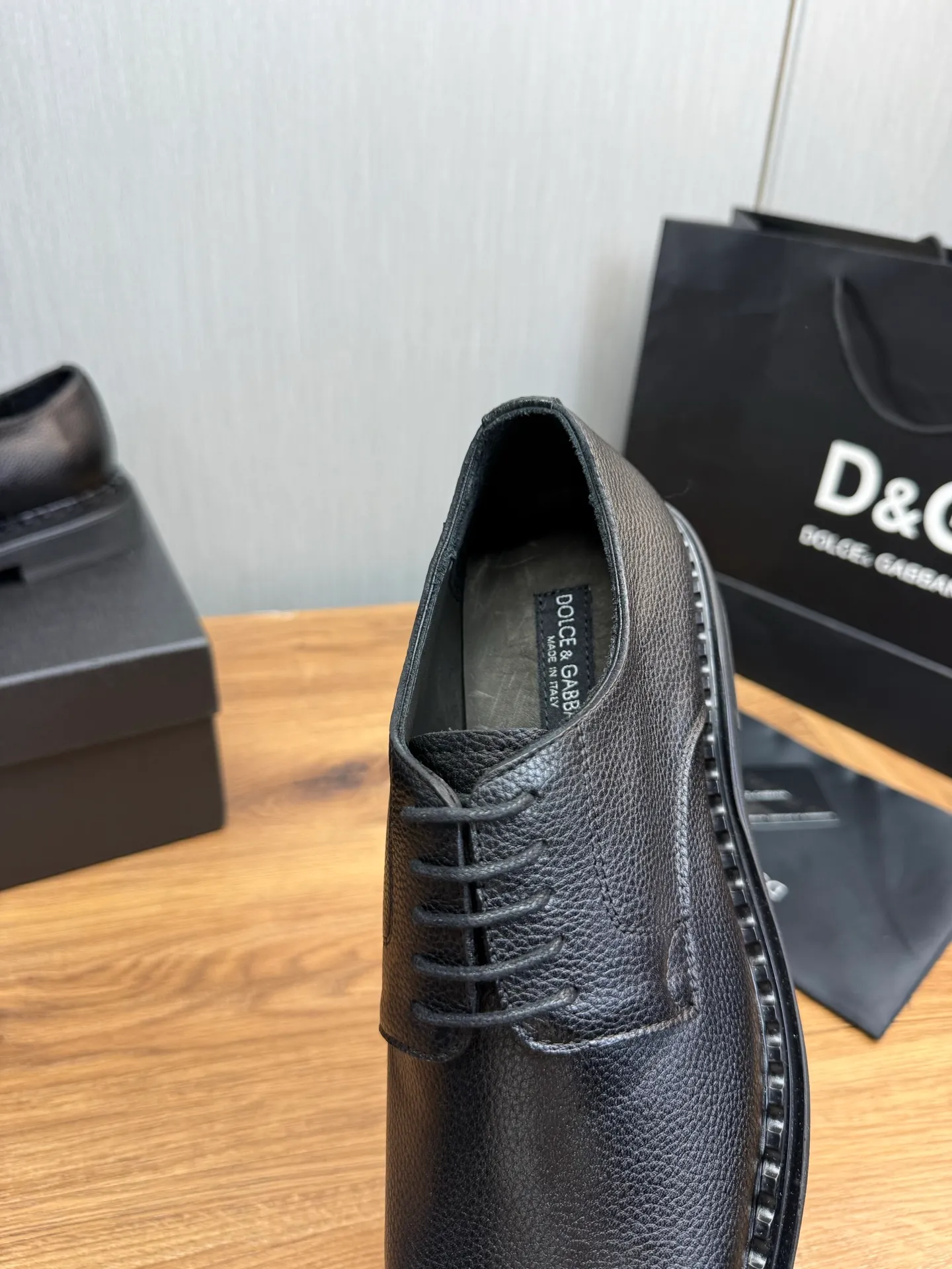 Men's shoes 💰900💰 DG. Men's casual lace-up leather shoes, the latest hot style 🔥 1:1 original purchase quality, top quality goods ⬆️The upper is imported open-edge beaded cowhide, cowhide, and cow suede. The hand-made three-dimensional stitching highlights the round toe design. The inner foot pads are all imported cowhide, with the original wear-resistant foam outsole, matching code 39-44, (38, 45 custom-made, non-returnable)